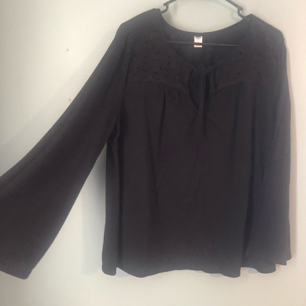 Black shirt